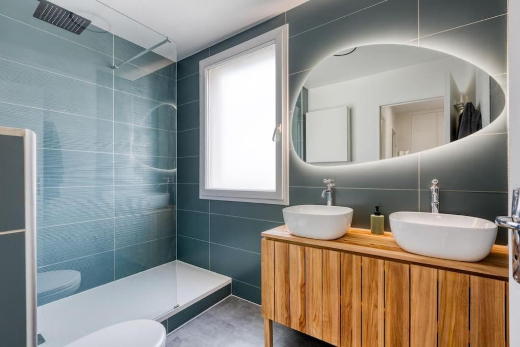 Apartment Premium Flat 6 People With Billard And Terrace Stade De France Saint-Denis (Seine-Saint-Denis)